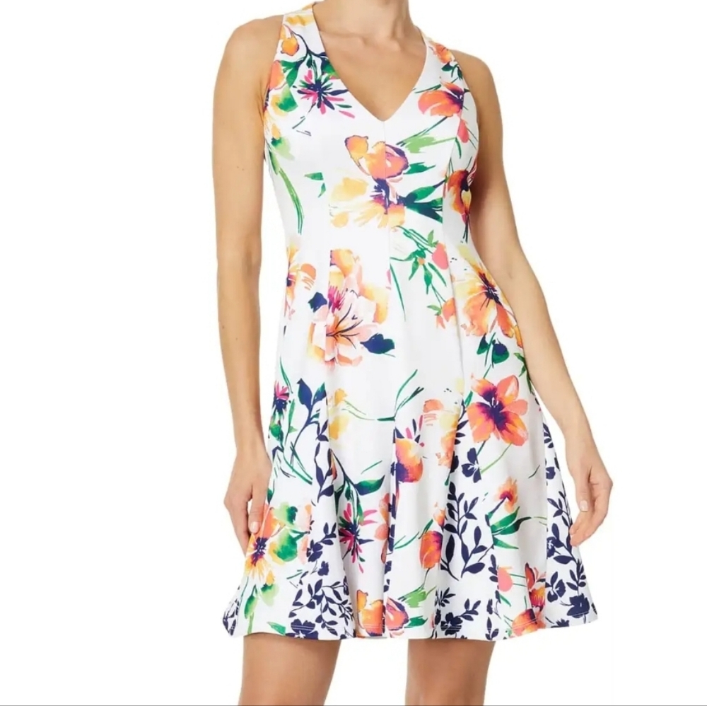 Vince Camuto floral dress in size 4